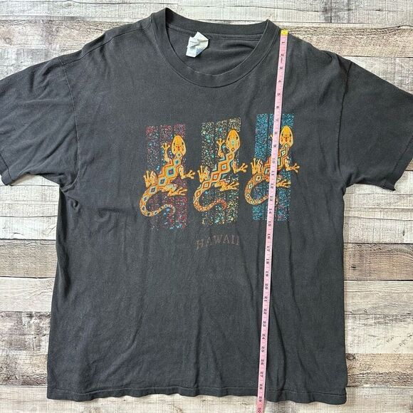 VTG 90s Hawaii Aloha Gecko Vacation Aztec Black Beach Hands Beefy Tshirt | XL - Picture 4 of 6
